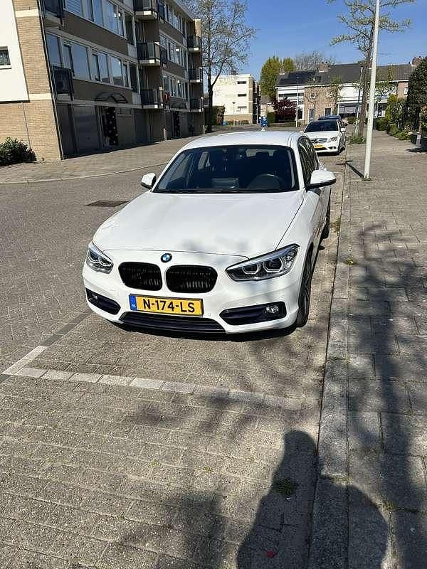 Wit Gebruikt 2016 BMW 118 M Sport Hatchback | € 12.250 (Duur) - Afbeelding 1/4