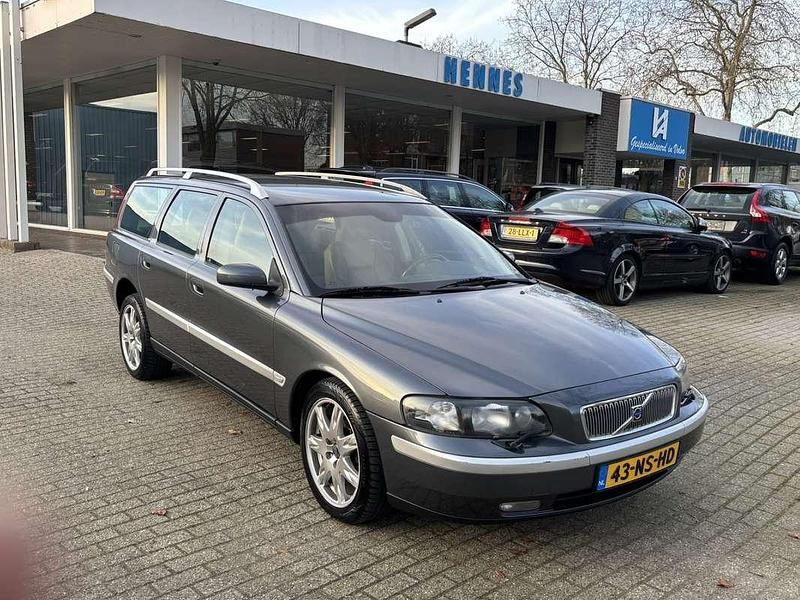 Grijs Occasion 2004 Volvo V70 Stationwagen | € 5.250 (Goede deal) - Afbeelding 1/4