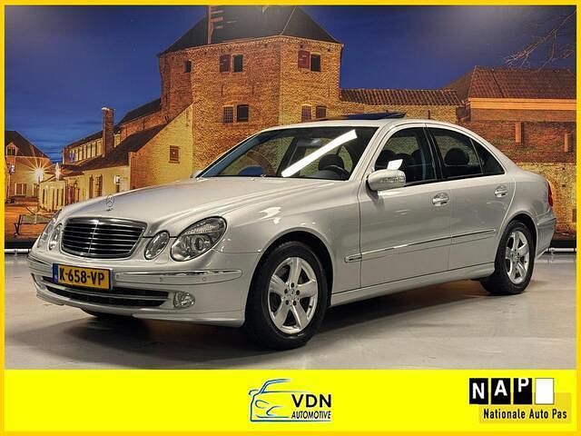 Grijs Gebruikt 2003 Mercedes E320 Avantgarde Sedan | € 11.950 (Duur) - Afbeelding 1/4
