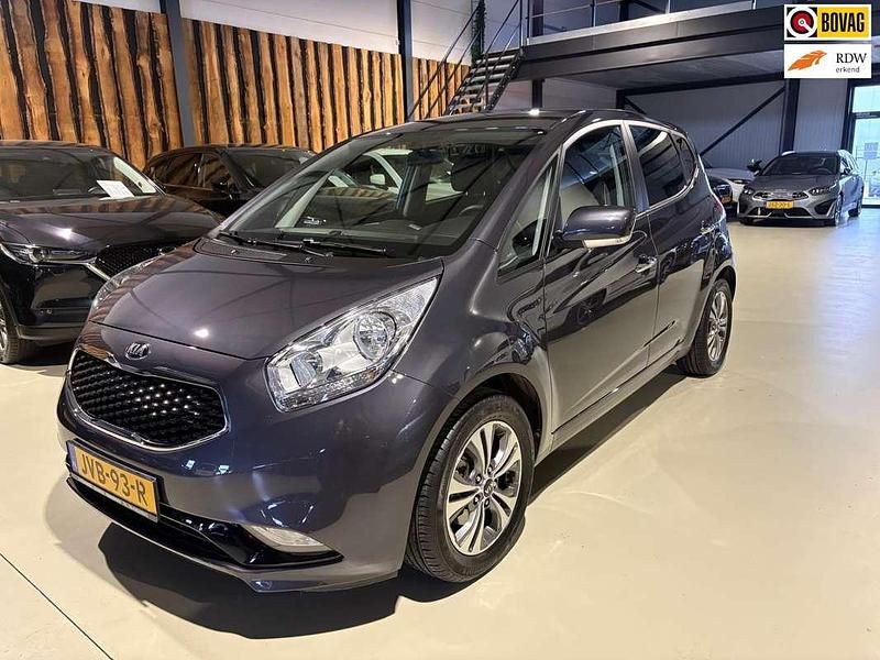 Grijs Occasion 2017 Kia Venga Hatchback | € 16.950 (Eerlijke prijs) - Afbeelding 1/4