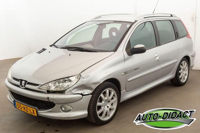 Zilver Gebruikt 2005 Peugeot 206 Quiksilver Stationwagen | € 1.050 - Afbeelding 1/4