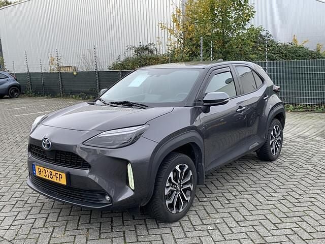 Grijs Gebruikt 2022 Toyota Yaris Cross SUV | € 26.450 (Eerlijke prijs) - Afbeelding 1/1