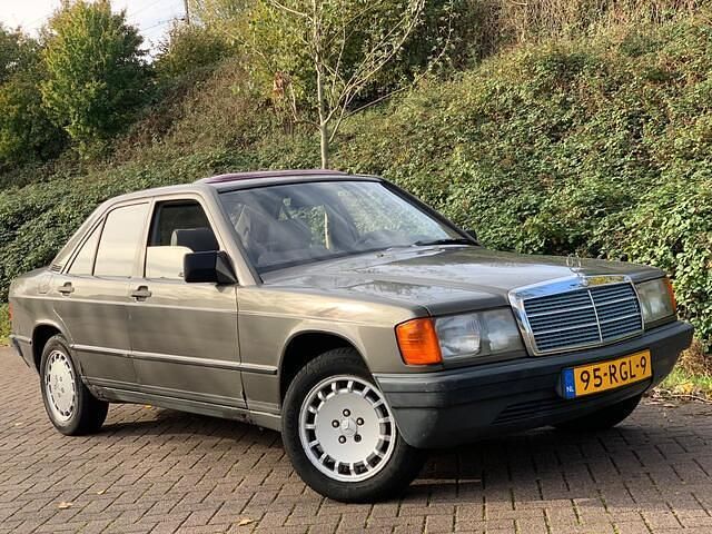 Grijs Gebruikt 1985 Mercedes 190 Sedan | € 3.750 - Afbeelding 1/4