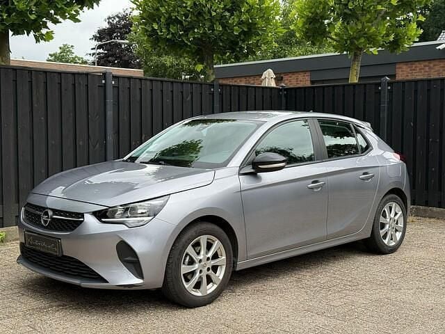 Grijs Gebruikt 2021 Opel Corsa Hatchback | € 10.999 (Goede deal) - Afbeelding 1/4