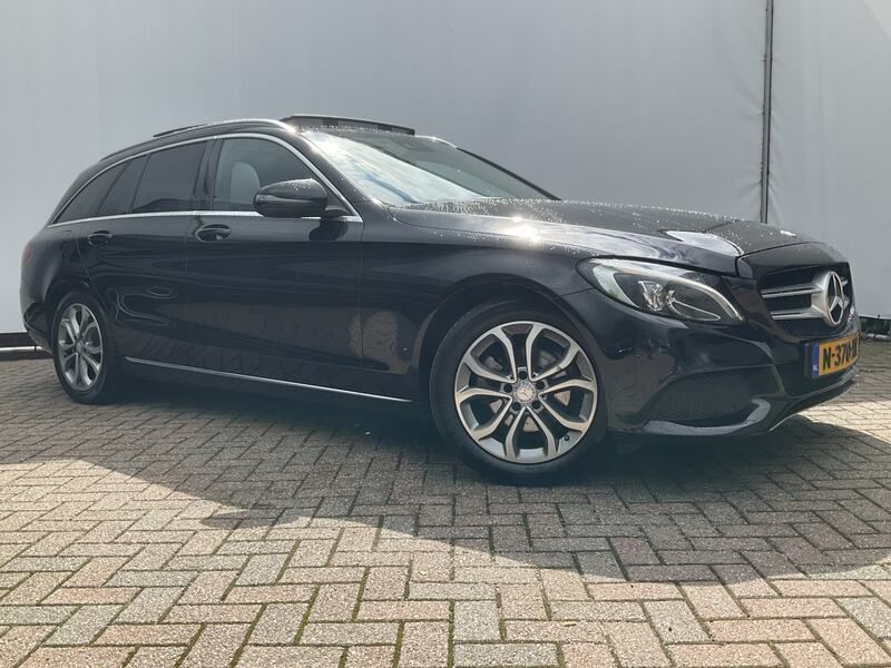 Zwart Gebruikt 2016 Mercedes C180 Stationwagen | € 20.400 (Eerlijke prijs) - Afbeelding 1/4