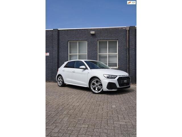 Wit Gebruikt 2022 Audi A1 Sportback Hatchback | € 26.950 (Iets duurder) - Afbeelding 1/4