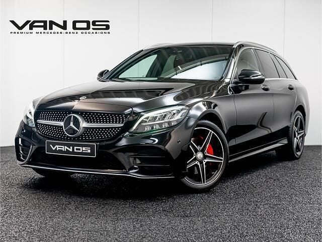 Zwart, metallic lak Gebruikt 2018 Mercedes C200 AMG line Stationwagen | € 26.995 (Eerlijke prijs) - Afbeelding 1/4