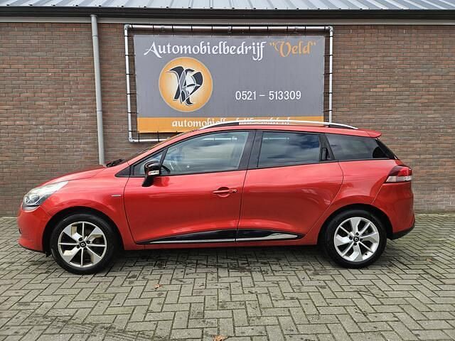 Occasion Renault Clio GrandTour LIMITED 90 PK (66 kW) 2016 Rood Stationwagen