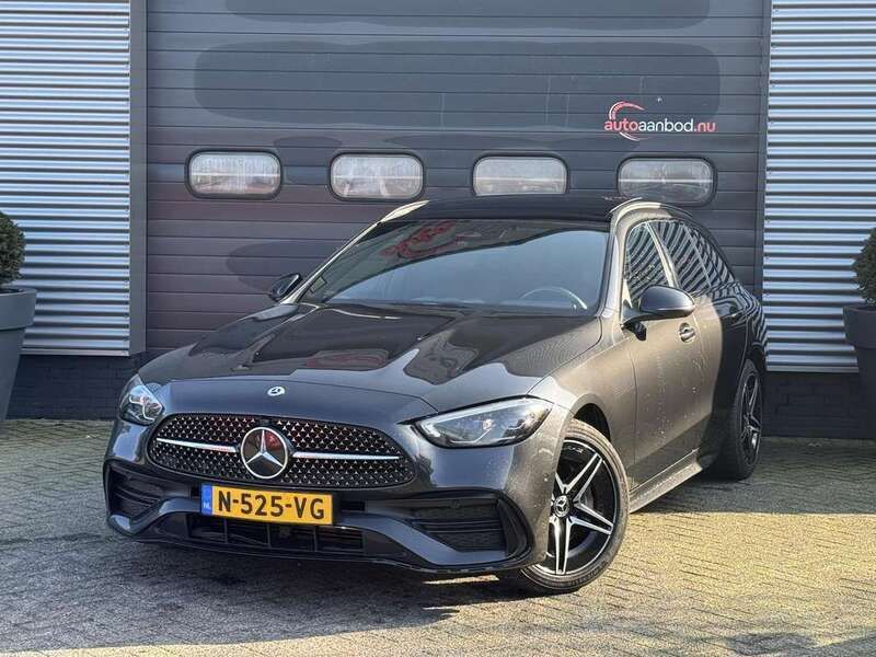 Grijs Gebruikt 2022 Mercedes C300e AMG line Stationwagen | € 29.490 (Super prijs) - Afbeelding 1/4