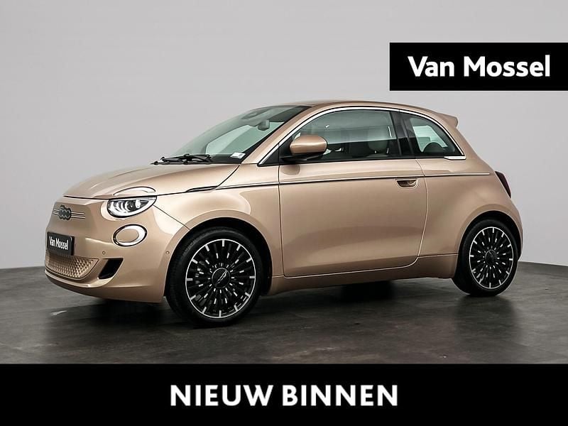 Roze Gebruikt 2023 Fiat 500e La Prima Hatchback | € 23.400 (Eerlijke prijs) - Afbeelding 1/4