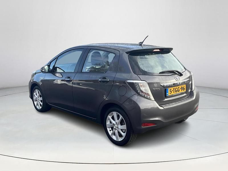 Occasion Toyota Yaris Hybrid 100 PK (73 kW) 2014 Grijs Hatchback