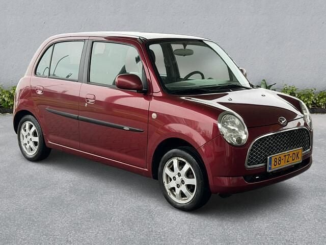 Occasion Daihatsu Trevis 59 PK (43 kW) 2007 Rood (metallic) Hatchback