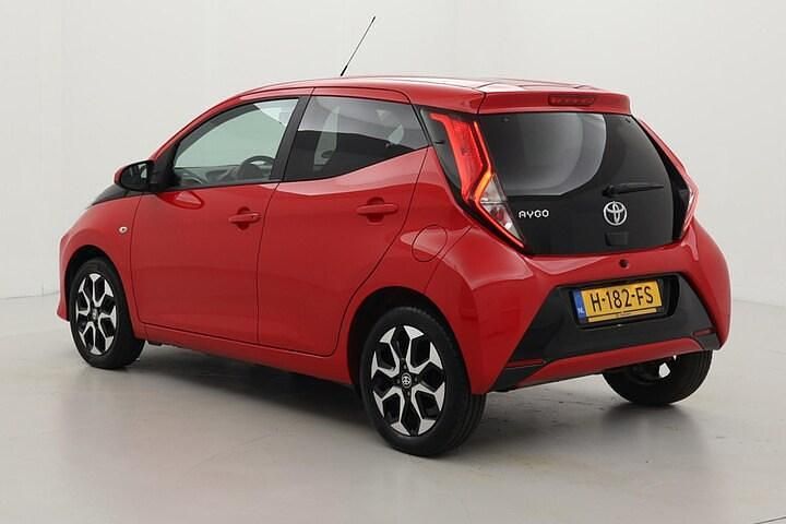 Occasion Toyota Aygo X-cite 72 PK (52 kW) 2020 Rood Hatchback