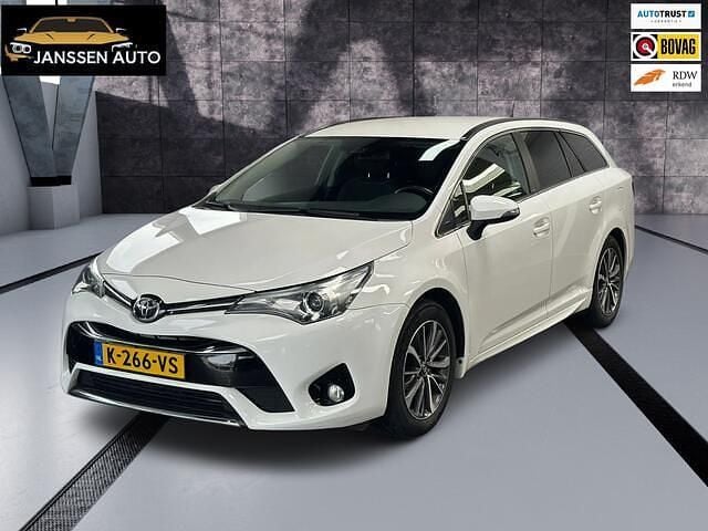 Wit Occasion 2017 Toyota Avensis Skyview Edition Stationwagen | € 15.750 (Goede deal) - Afbeelding 1/4