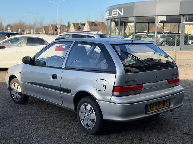 Occasion Suzuki Swift 86 PK (63 kW) 2001 Grijs Hatchback