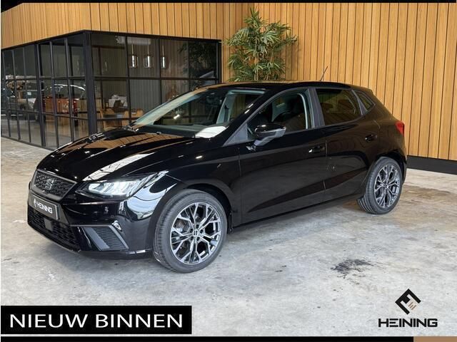 Zwart Gebruikt 2023 Seat Ibiza Business Hatchback | € 17.350 (Eerlijke prijs) - Afbeelding 1/4