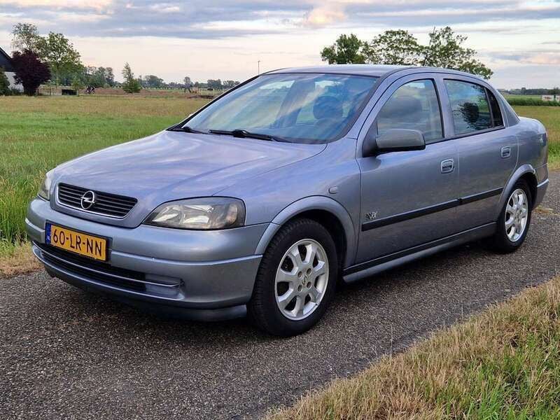 Blauw Gebruikt 2003 Opel Astra Njoy Sedan | € 1.250 (Eerlijke prijs) - Afbeelding 1/4
