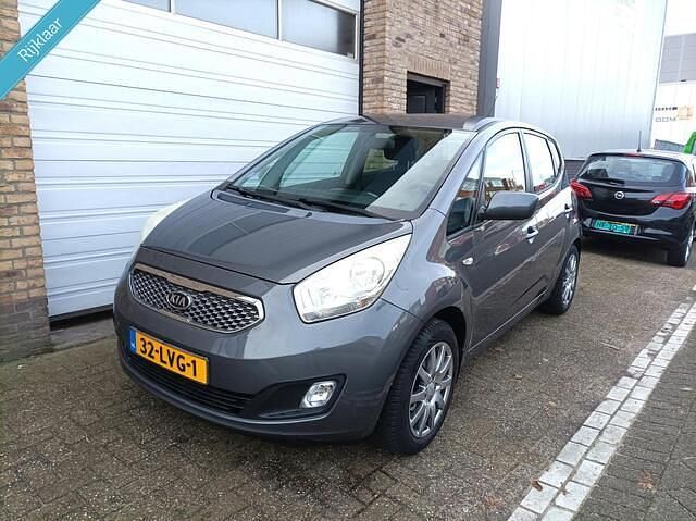 Grijs Occasion 2010 Kia Venga Hatchback | € 4.495 (Goede deal) - Afbeelding 1/4
