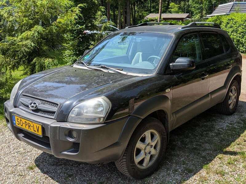 Zwart Gebruikt 2004 Hyundai Tucson Dynamiq SUV | € 2.500 (Eerlijke prijs) - Afbeelding 1/4