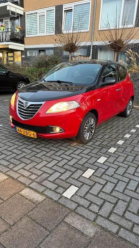 Gebruikt 2012 Lancia Ypsilon Hatchback | € 2.250 (Eerlijke prijs) - Afbeelding 1/4