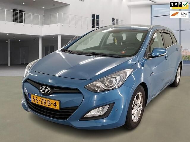 Blauw Occasion 2013 Hyundai i30 Edition Stationwagen | € 5.250 (Duur) - Afbeelding 1/4