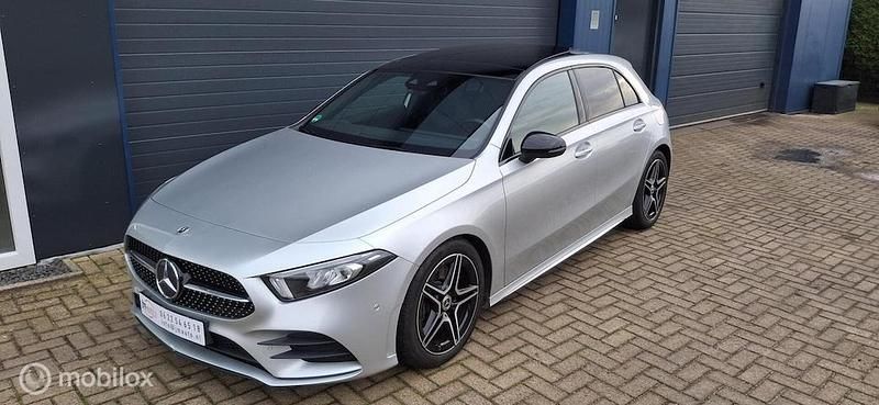 Occasion Mercedes A250 AMG line 2018 Zilver Hatchback