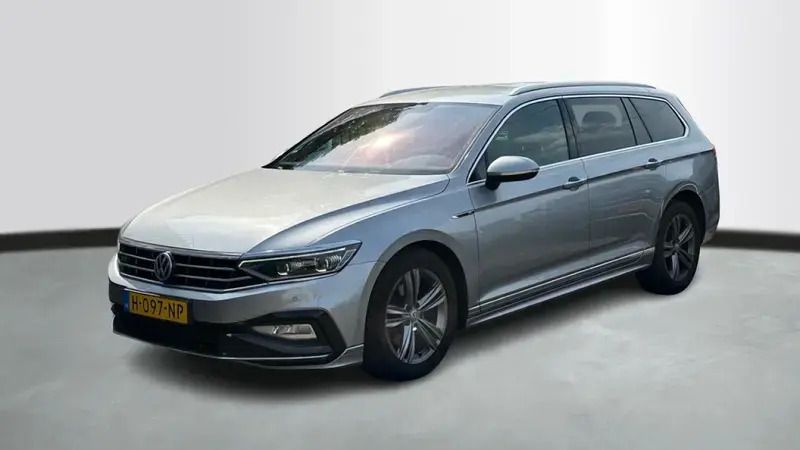 Pyrit silver Gebruikt 2020 VW Passat Business Stationwagen | € 24.950 (Duur) - Afbeelding 1/3