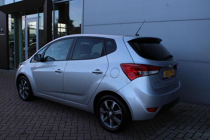 Occasion Hyundai ix20 GO! 125 PK (91 kW) 2017 Zilver Hatchback