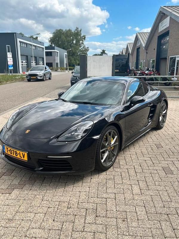 Gebruikt 2022 Porsche Cayman Coupé | € 74.900 - Afbeelding 1/4