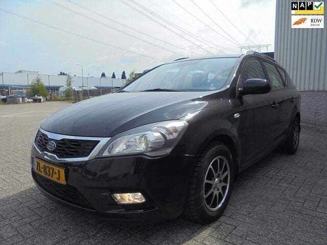 Zwart Gebruikt 2010 Kia Ceed Hatchback | € 2.950 (Goede deal) - Afbeelding 1/4