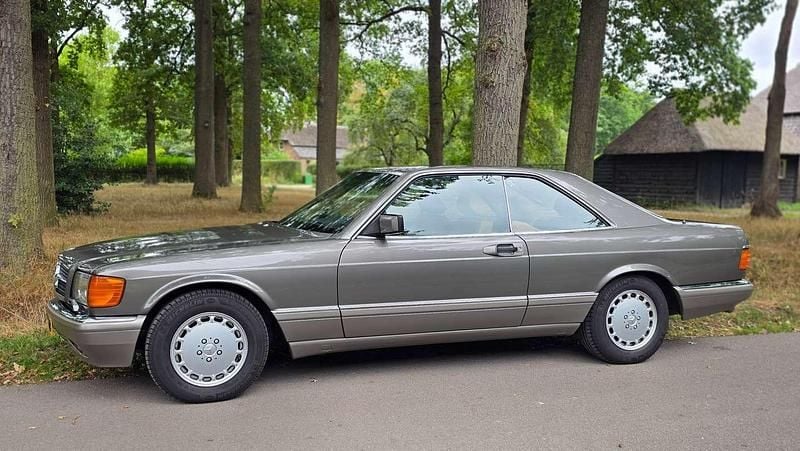 Grijs Gebruikt 1997 Mercedes 560 Coupé | € 33.000 - Afbeelding 1/4