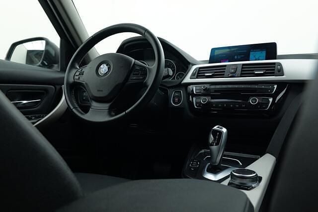 Occasion BMW 318 Executive 136 PK (100 kW) 2018 Grijs Stationwagen