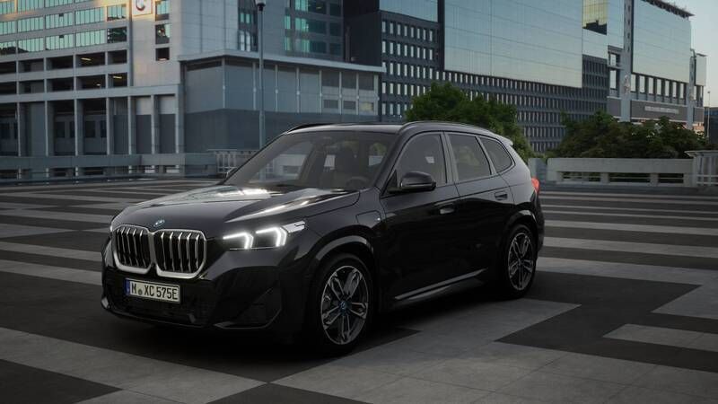 Zwart Nieuw 2025 BMW X1 Comfort Edition SUV | € 64.509 (Goede deal) - Afbeelding 1/4