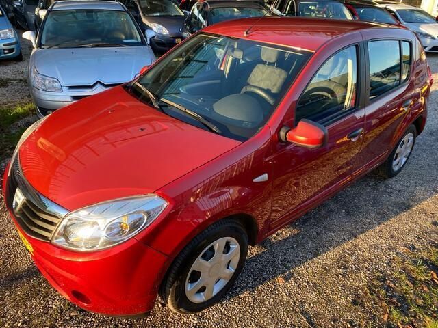 Occasion Dacia Sandero 84 PK (61 kW) 2003 Rood Hatchback