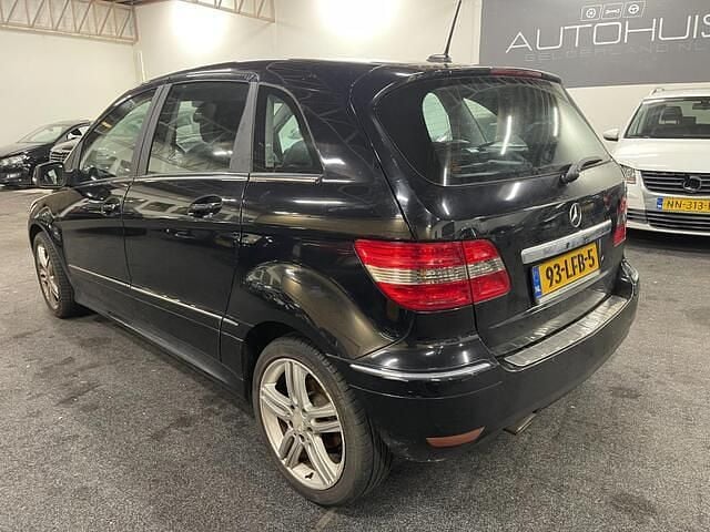 Occasion Mercedes B160 95 PK (69 kW) 2010 Zwart (metallic) MPV