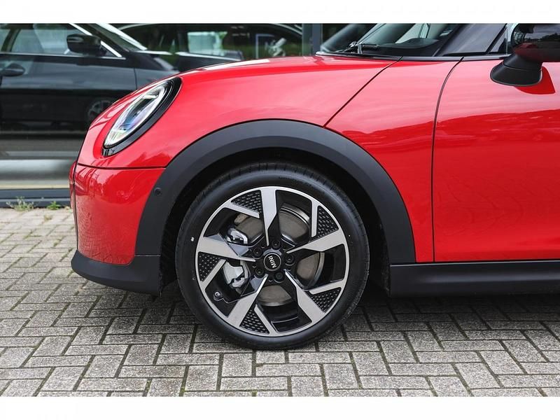 Occasion Mini Cooper Classic 156 PK (114 kW) 2024 Rood Hatchback