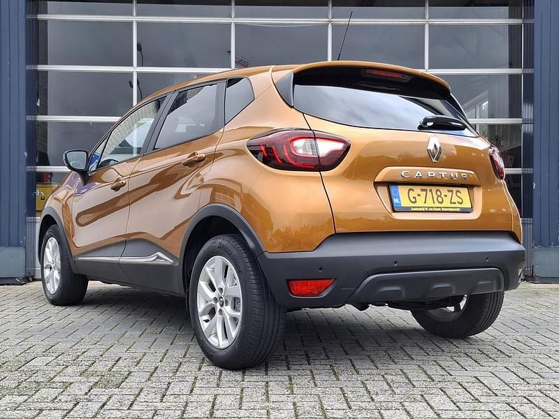 Occasion Renault Captur LIMITED 90 PK (66 kW) 2020 Oranje SUV