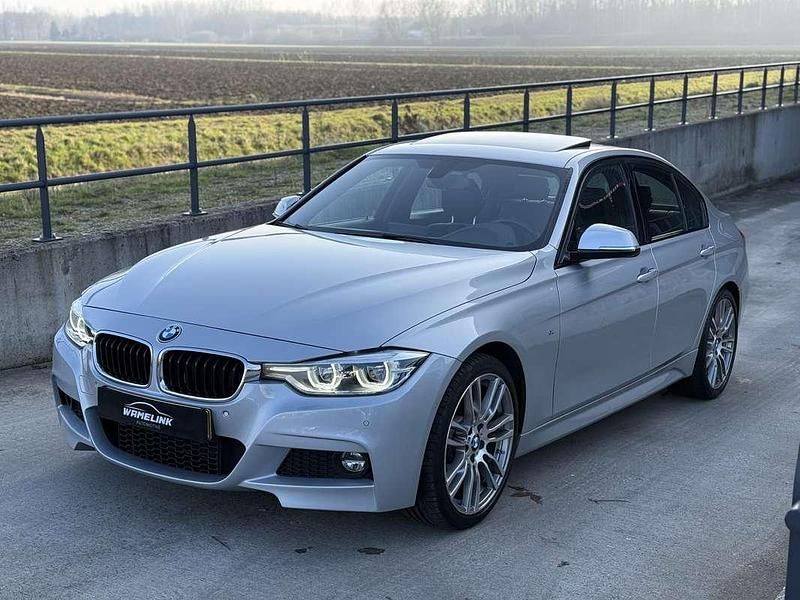 Grijs Occasion 2017 BMW 320 M Sport Sedan | € 21.100 (Eerlijke prijs) - Afbeelding 1/4