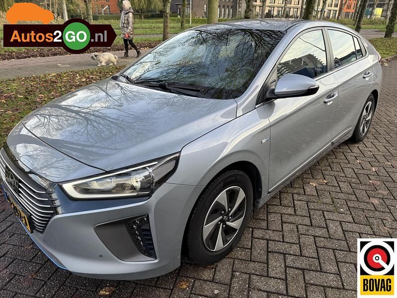 Grijs Occasion 2017 Hyundai Ioniq Comfort Hatchback | € 11.995 (Eerlijke prijs) - Afbeelding 1/4