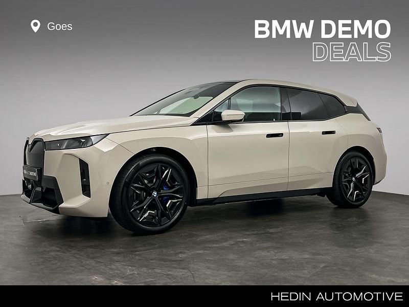 Grijs Gebruikt 2025 BMW iX Comfort Edition SUV | € 89.880 - Afbeelding 1/4