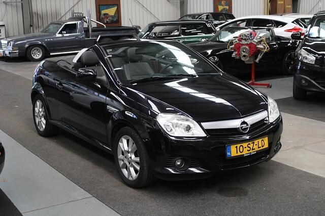Occasion Opel Tigra Sport 90 PK (66 kW) 2006 Zwart Cabriolet