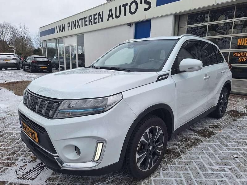 Wit Occasion 2020 Suzuki Vitara Style SUV | € 17.750 (Eerlijke prijs) - Afbeelding 1/4