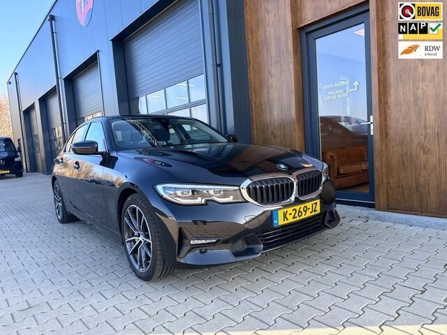 Zwart Gebruikt 2021 BMW 330 Sport Line Sedan | € 29.750 (Super prijs) - Afbeelding 1/4