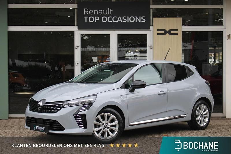 Grijs Occasion 2024 Renault Clio V Evolution Hatchback | € 18.195 (Eerlijke prijs) - Afbeelding 1/4