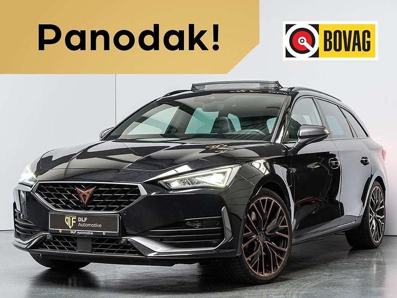 Zwart, metallic lak Gebruikt 2022 Cupra Leon VZ Stationwagen | € 31.450 (Duur) - Afbeelding 1/4