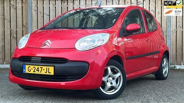 Rood Gebruikt 2006 Citroën C1 Hatchback | € 999 (Eerlijke prijs) - Afbeelding 1/4