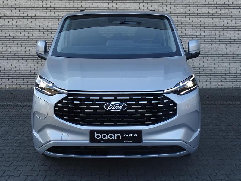 Nieuw Ford Tourneo Titanium 233 PK (171 kW) 2025 Zilver Van