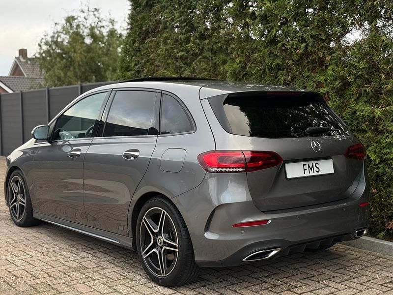 Occasion Mercedes B200 AMG Line Premium Plus 163 PK (119 kW) 2019 Grijs MPV
