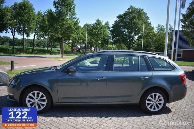 Grijs Gebruikt 2019 Skoda Octavia Business Line Stationwagen | € 8.999 (Goede deal) - Afbeelding 1/4
