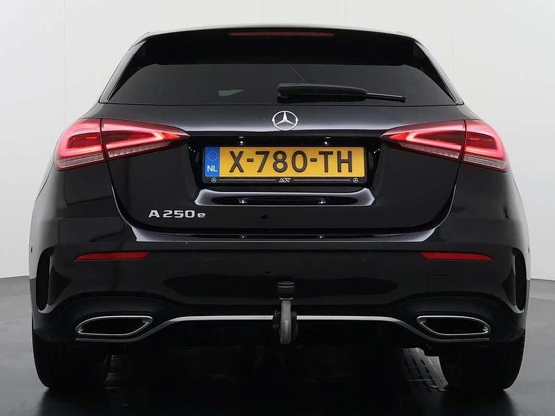 Occasion Mercedes A250 AMG line 218 PK (160 kW) 2022 Zwart Hatchback